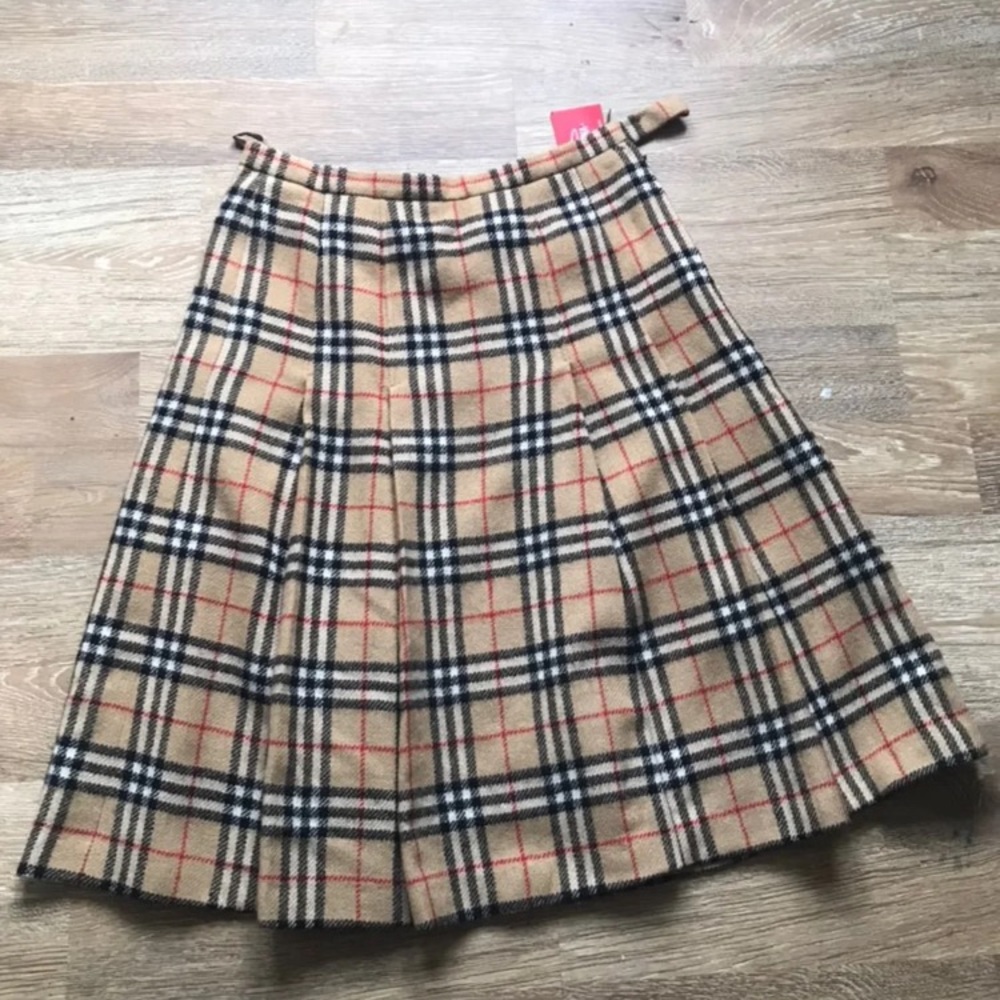 Burberry skirt
